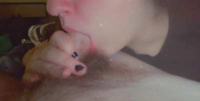 wanna watch me choke on my daddy’s massive 8inch cock?🥵