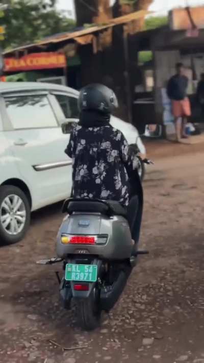 പഴുതാര പാണ്ടിഅമ്മ
