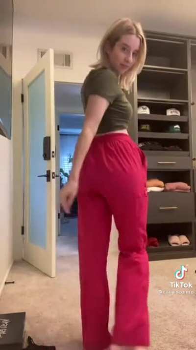 Hot af 😣🥵🍑
