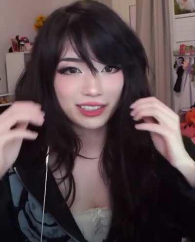 Emiru’s Jawline