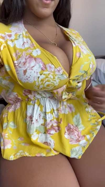 hungry? 🤭🍑👅