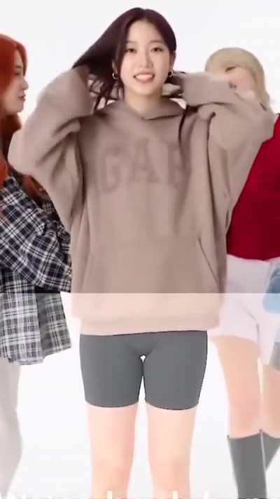 Kazuha thigh gap