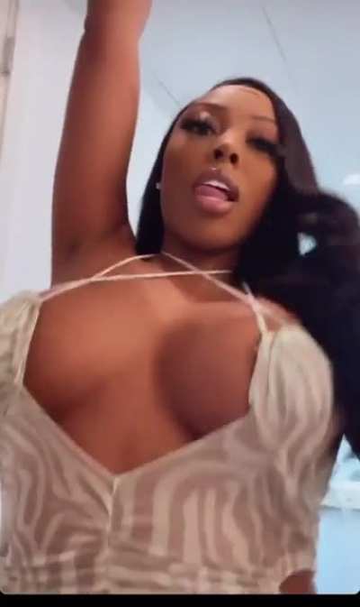 👀