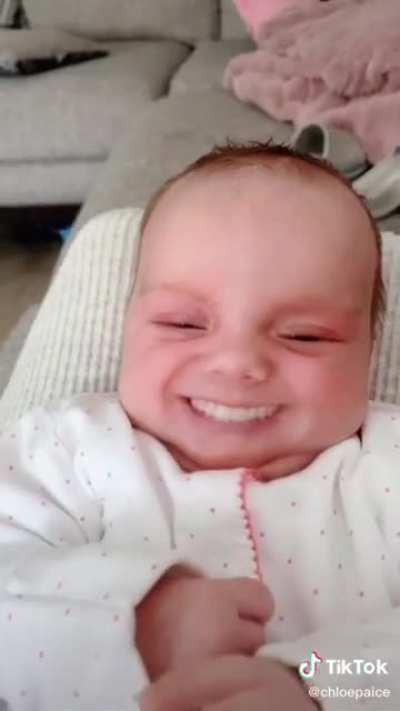 Grinning filter on a baby