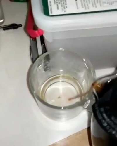 '-'