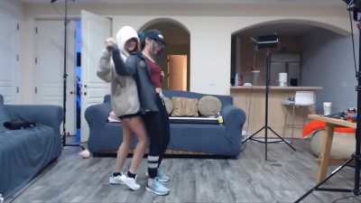 Aria and Lily get up close