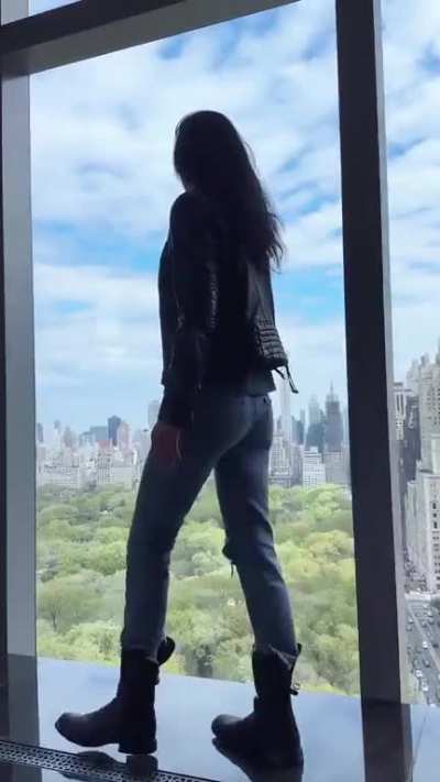 Krysten Ritter 