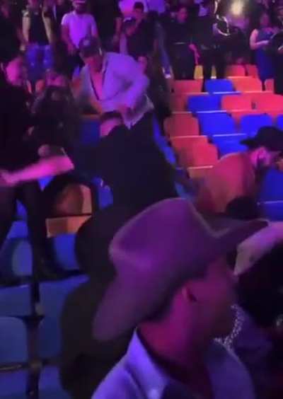 Sick brawl erupts at recent Grupo Infirme concert, ends when final boss emerges.