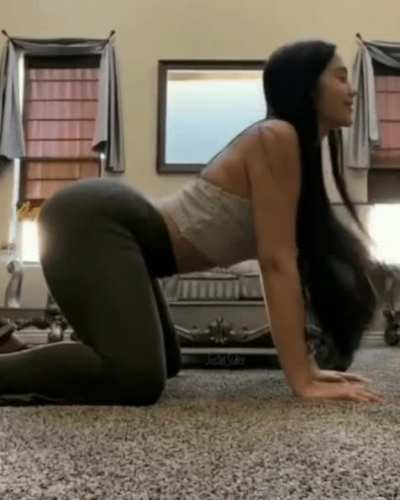 Yoga jiggle