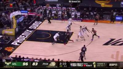 [Highlight] Jrue Holiday completely dissected the Suns through his defense and playmaking in Game 5, here are the highlights!
