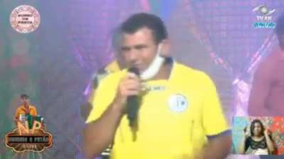 Mas o que tá acontecendo aqui?