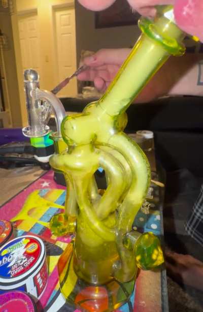 What temp do you like to take your dabs at ? Rig by @DomerGlass on IG