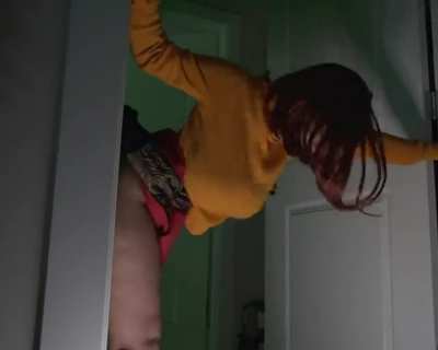 Velma gets caught by a monster (bigh<wbr>titty<wbr>gothe<wbr>gg) [Scooby-Doo]