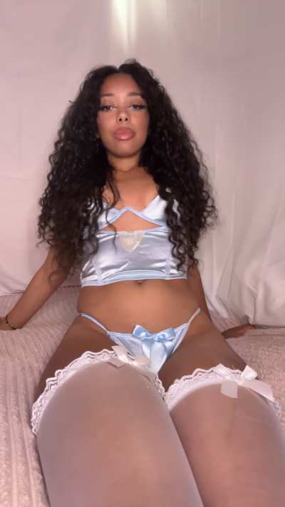 Where are the men that appreciate women dressing up for them?