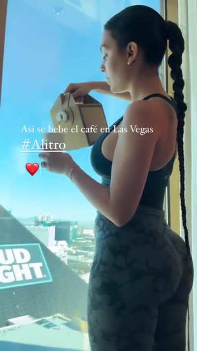 it's so big and round perfect ass 🍑🍑
