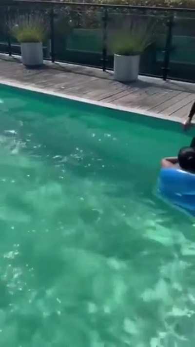 Pool... Latex