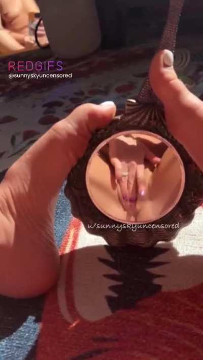 Mirror mirror in my feet. Is this a pussy you'd like to eat? 