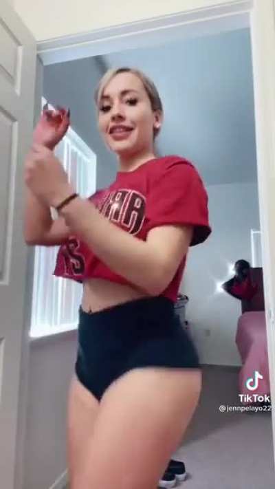 Pretty girl workin’ it