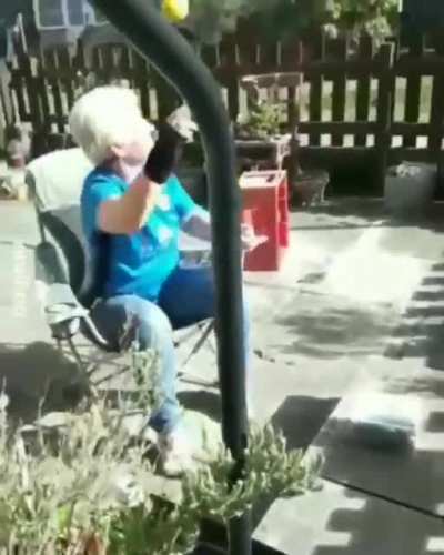 Красиво, можно наблюдать за этим долго