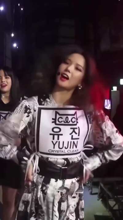 [180323] Yujin is NOT in a Black Dress!