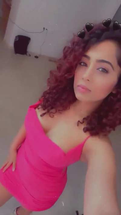 Chinki cleavage