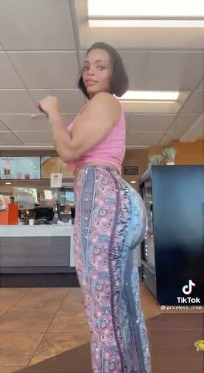 Soft & Jiggly No.249 😍🍑