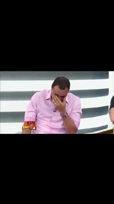 Craque Gilmar Fubá é resenha demais. Essas histórias são melhores que muitos comediantes por aí. Mas vendo o vidéo, fiquei com uma dúvida : Ele tava no elenco do Corinthians em 2012?