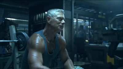 Colonel Quaritch talks down to a Na'vi savage