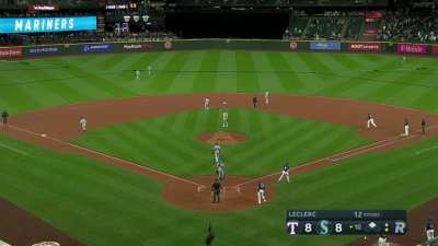 [Highlight] [Highlight] Eugenio Suarez takes an extra base in extras with some heads up baserunning