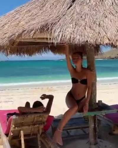 The leggy Inka Williams