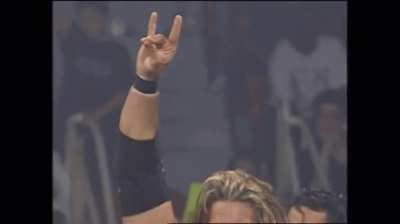 KEVIN NASH'İN ÜLKÜCÜ OLDUĞUNU BİLMEYEN ARKADAŞLARIMA SEVGİ<wbr>LERİM<wbr>LE...