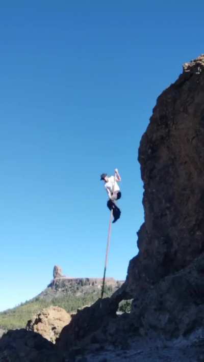A method to absorb the shock when falling from a height