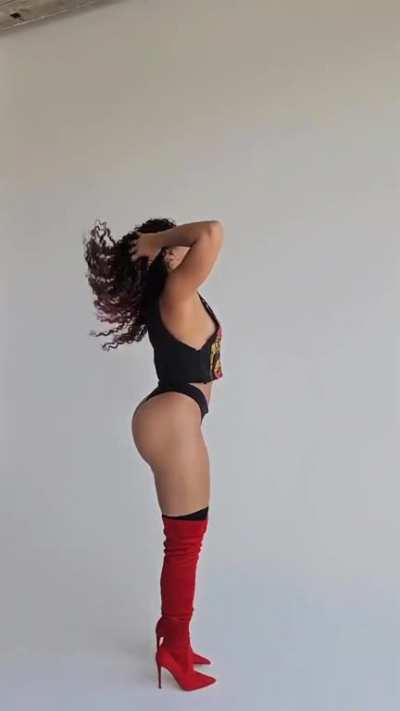 Sexy Nia 🍑🤤