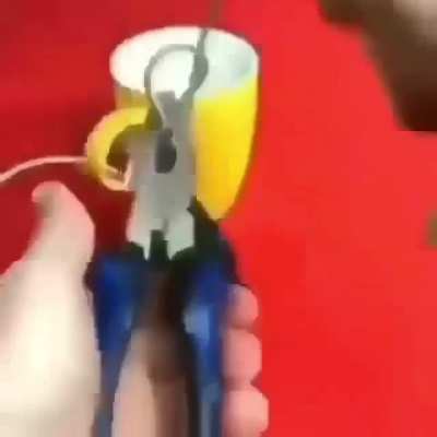 Epic lifehack you should try this at home 😱😱😱😱
