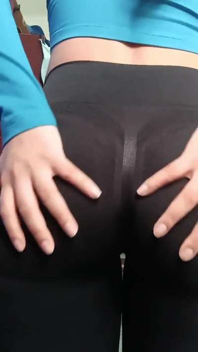Imagine your face in front of my ass! Can you resis<wbr>t?🫦🤤💨