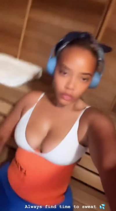 Angela Simmons