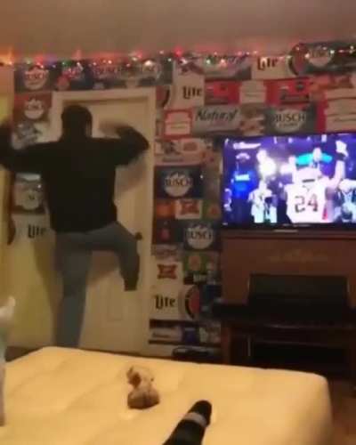Look at this crazy Idiot