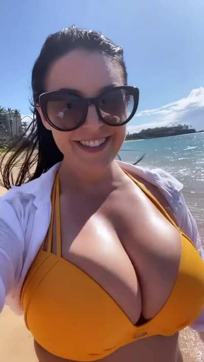 Big bouncy boobs