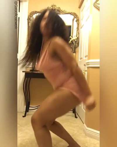 Gata dress clappin & twerkin