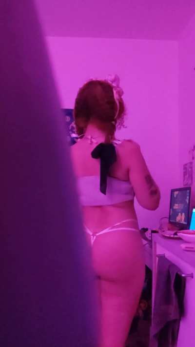 Request for u/Dra<wbr>gonli<wbr>Fargo hidden camera while I'm going about my business 