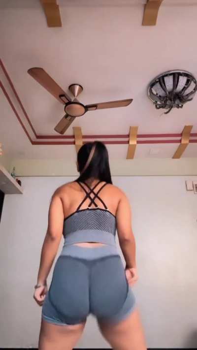 Suhana Khan beat pe booty 