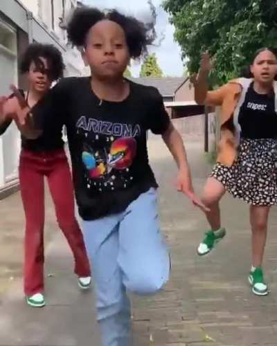 Norah, Yarah, and Rosa 