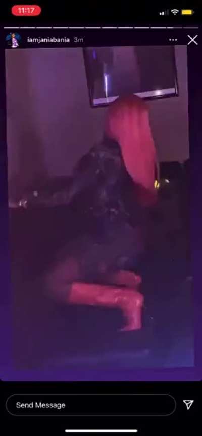 ⠀