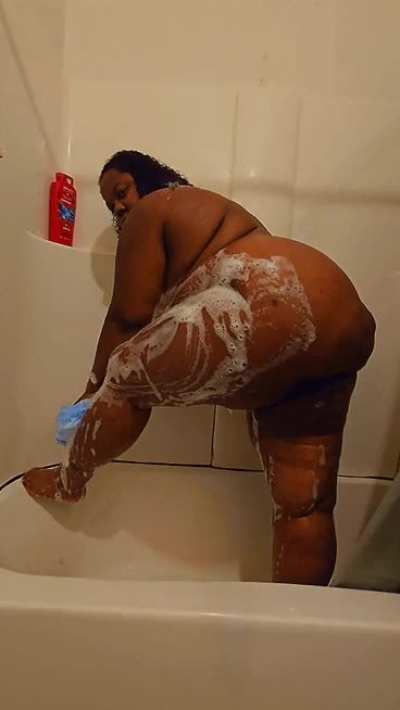 GETTING ALL CLEAN UP AFTER MY WORKOUT