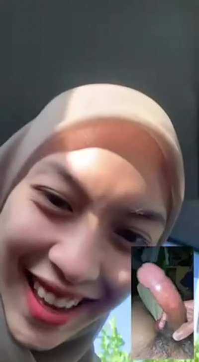 Nak pergi bazaar pun sempat layan i cum💦🤤😩