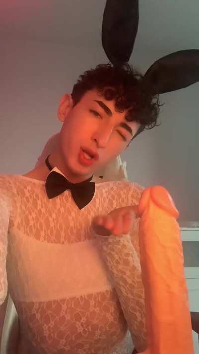 POV: playboy bunny femboy is sucking u off 💗