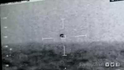 2019: US Navy films “SPHE<wbr>RICAL<wbr>” shaped UFO going into the water; here is that footage