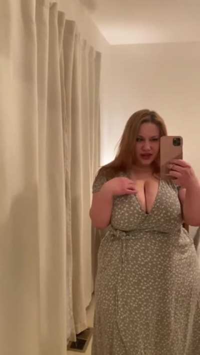 So. Fucking. Hot. How the hell does she just keep getting sexier?
