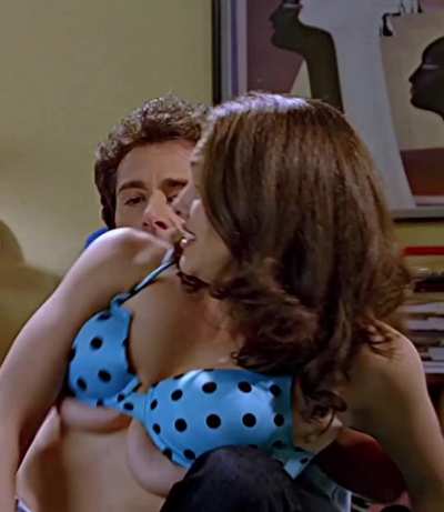 Laura Bottrell - Gorgeous face & tits in 'The 40-Year-Old Virgin'