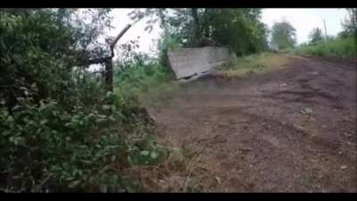 Ukrainian units are storming Russian positions with the support of several MaxxPro armored vehicles in the Zaporozhye direction